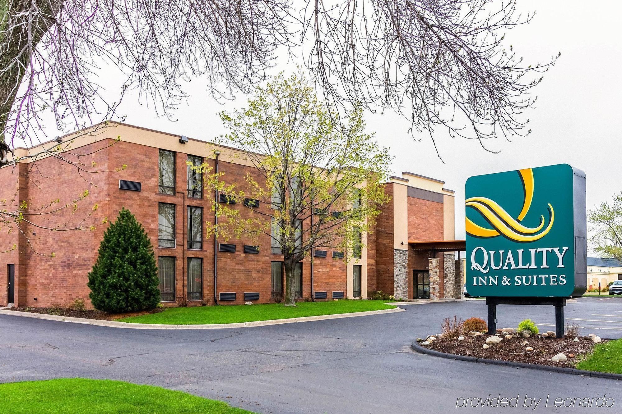 Quality Inn&Suites - Arden Hills Exterior foto